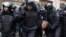 В Москве 2 апреля были задержаны не менее 59 человек (видео)
