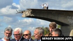 Евробиримдик өкүлдөрү Донецкиде.