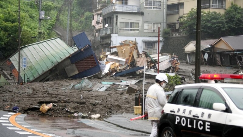 Дождот предизвика лизгање на земјиштето во Јапонија, 19 луѓе исчезнаа