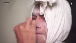 د انډونیزیا په یوه کلي کې خلک څنګه د کورونو دننه ساتل کېږي؟
