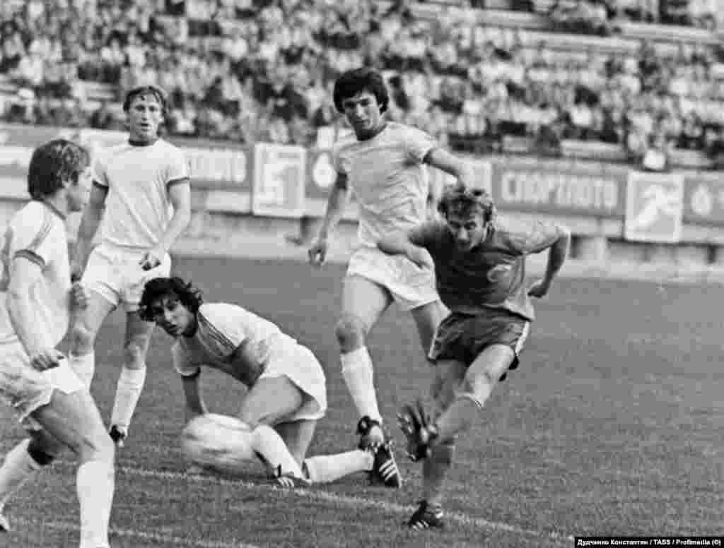 A Ukrainian striker (right) in action against Uzbekistan during the 1979 Summer Spartakiad in the Ukrainian Socialist Soviet Republic.Soviet Uzbekistan's national football team was created in 1928 and later earned the nickname, the White Wolves, in part for their white uniforms.