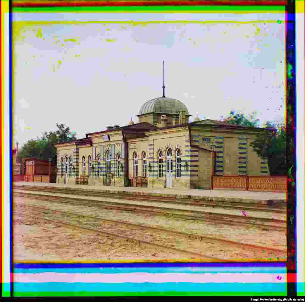 The Farap railroad station, a few kilometers outside Turkmenabat &nbsp;