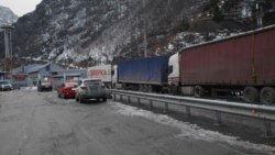 Լարսում շուրջ հազար ավտոմեքենաներ, ավտոբուսներ են կուտակվել