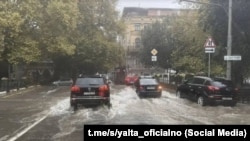Вода на улицах Ялты. Октябрь 2026 года