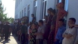 Balkanda işgärlerden tölegsiz zähmet rugsadyna çykmak talap edilýär