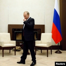 Путин в настоящей резиденции в Ново-Огарево. 18 февраля 2016 года