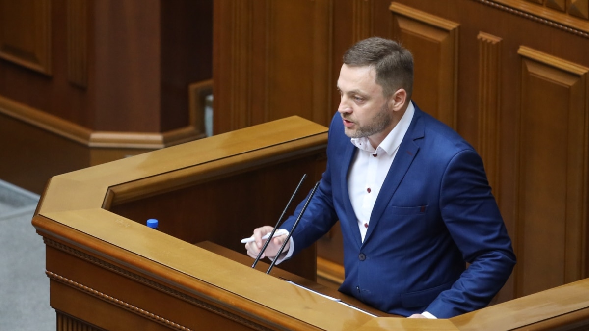 Монастирський заявив про відмову від довідок про прописку