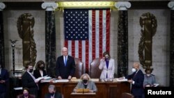 Seanca e përbashkët e Dhomës së Përfaqësusve dhe Senatit. Nënpresidenti amerikan, Mike Pence dhe kryesuesja e Dhomës së Përfaqësuesve, Nancy Pelosi.