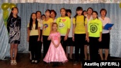 Көзге концертларда катнашучылар