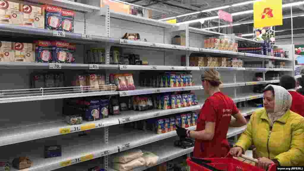 Ситуація в супермаркетах Сімферополя в зв&#39;язку з поширенням коронавірусу