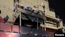 O navă comercială pentru transport de cereale a fost lovită în portul ucrainean Odesa. 