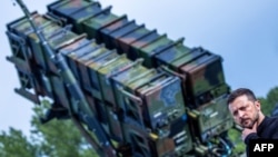 Украиналык расмий өкүлдөр Вашингтондон Patriot коргонуу системасынын абадан атып түшүрүүчү ракеталарын Украинанын өзүндө өндүрүүгө уруксат берүүнү талкуулап жүрдү.