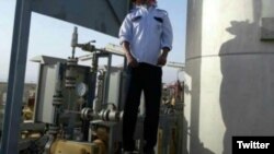 An Iranian oil industry employee committed suicide for not receiving wages in Hoveyzeh. June 10, 2020. 