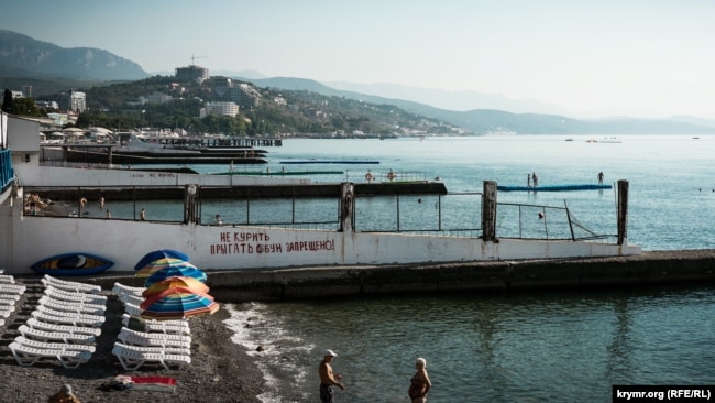 Аномальная жара в Крыму: «тропический» отдых в Алуште (фотогалерея)