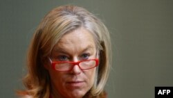 Сигрид Кааг Фаластин озодлик ҳаракатига мансуб сиёсатчи Анисом ал Каагнинг хотинидир. 