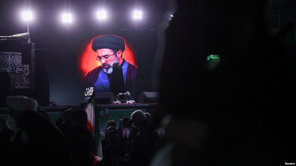 Напередодні державні медіа Ірану повідомили, що син покійного аятоли Алі Хаменеї – Моджтаба Хаменеї – призначений новим верховним лідером країни