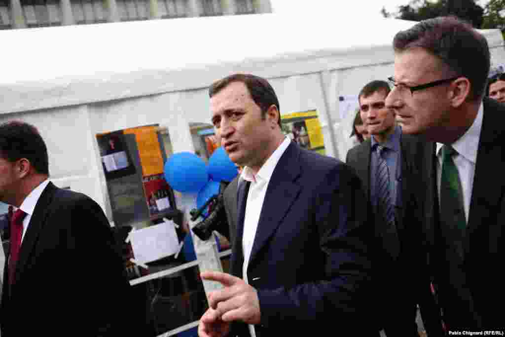 Un premier în căutare...