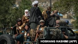 Talibançılar Kabil küçələrində keşik çəkir