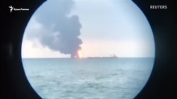 Біля берегів Криму горять два танкери, є жертви (відео)