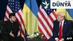 ABŞ-nyň prezidenti Donald Tramp BMG-niň Baş Assambleýasynyň çäginde ukrain lideri Wolodymyr Zelenski bilen ikitaraplaýyn duşuşyk geçirdi. 23-nji sentýabr, 2025.