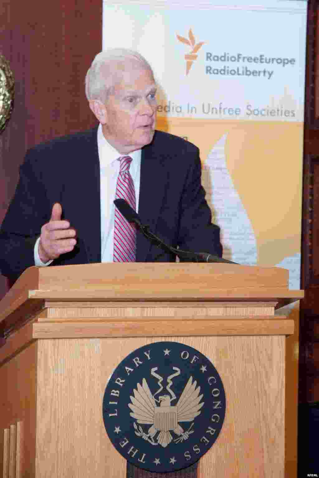 Librarian of Congress Dr. James Billington speaking at the opening of the exhibit. - (Photo by P. Alunans)