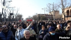 Armenia -- Opposition supporters demonstrate in Yerevan to demand Prime Minister Nikol Pashinian's resignation, February 27, 2021.