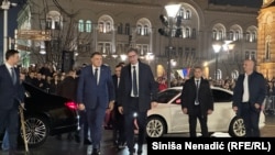 Presidenti i Republikës Sërpska (RS) i Bosnje dhe Hercegovinës, Mirollad Dodik, dhe presidenti i Serbisë, Aleksandër Vuçiq, në Banjallukë, më 26 shkurt 2025.