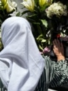Djemtë e vrarë jetojnë në ëndrrat e një nëne nga Srebrenica