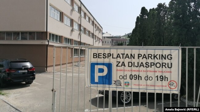 Jedan od besplatnih parkinga za dijasporu, Novi Sad (28. jul 2021.)