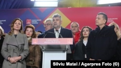 Presedintele PSD, Marcel Ciolacu, face declarații de presă după anunțarea rezultatelor exit-poll ale alegerilor parlamentare.