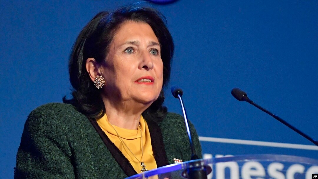 Președinta pro-occidentală a Georgiei, Salome Zourabișvili, a anunțat că va folosi dreptul de veto împotriva legii adoptate în parlamentul de la Tbilisi.