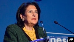 Președinta pro-occidentală a Georgiei, Salome Zourabișvili, a anunțat că va folosi dreptul de veto împotriva legii adoptate în parlamentul de la Tbilisi.