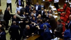 Թռչող աթոռներ Ազգային ժողովում 