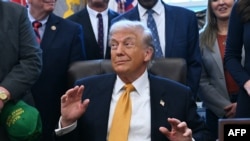 Predsednik SAD Donald Tramp prvi put je zvučao pomirljivo po pitanju Grenlanda, priznajući interese Danske, iako je ponovo rekao da ne isključuje nijednu opciju, 14. januar 2026.