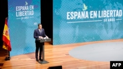 Spania în libertate. Premierul Pedro Sanchez la primul din seria de evenimente consacrate împlinirii unei jumătăți de secol de la sfârșitul dictaturii lui Franco.