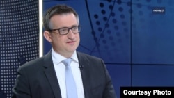 Томаш Востовски, коршиноси умури таҳримҳои аврупоӣ