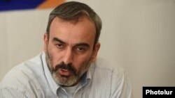 Armenia - Opposition activist Zhirayr Sefilian at a news conference in Yerevan, 30Nov2015.