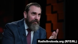«Зараз маємо величезну чергу на відновлення дуже важливих і хороших університетів в місті Дніпро: і Гончара, і Дніпровська політехніка, Каразінський університет в Харкові», – Лісовий