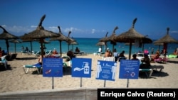 Plajă din Spania cu restricțiile impuse