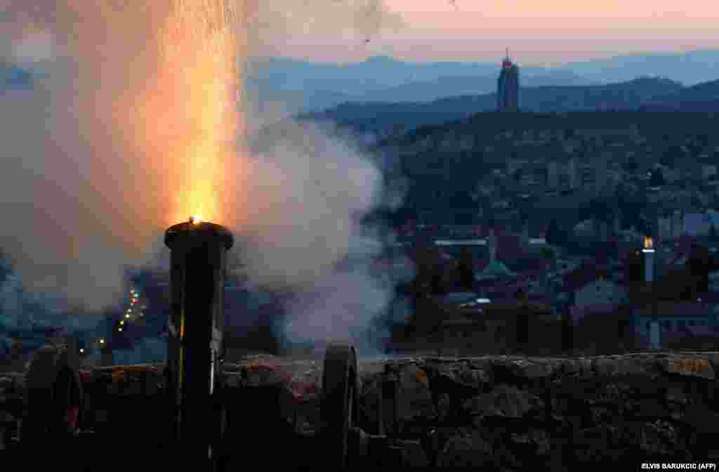 Amid a national lockdown, a cannon&nbsp;overlooking Sarajevo&#39;s Old Town is fired on April 23 at sunset to mark the beginning of the holy Muslim month of Ramadan in Bosnia-Herzegovina.