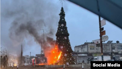 Горяща елха край християнско градче в близост до град Хама