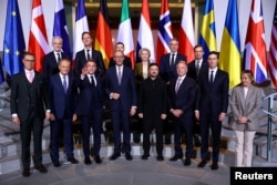 Президент Володимир Зеленський на зустрічі з головами європейських держав і урядів, а також представниками ЄС і НАТО і переговорниками зі США в Берліні 15 грудня