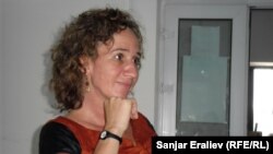 Представитель международной организации "Search for common graund" Лина Слакмулдер, Ош, 8 июля 2012 года.