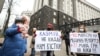 Представники пацієнтських організацій протестують проти недофінансування медицини з бюджету. Київ, 11 листопада 2020 року