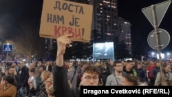 "Dosta nam je krvi": Transparent na protestu studenata i građana u Nišu, 28. januar 2025.