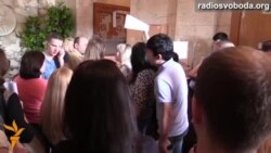 У Києві – черги охочих змінити місце голосування