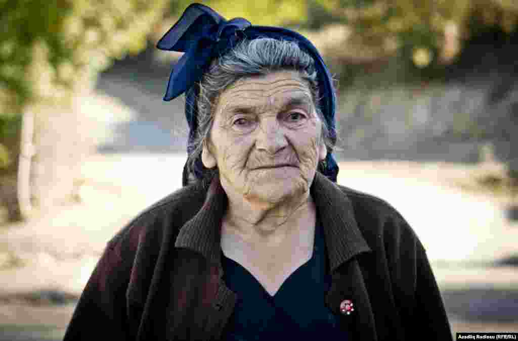 Kəndin yaşlıları cavanlara nisbətən daha çox öyrəşiblər bu çətinliklərə. &nbsp; 