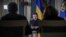 Украина президенті Владимир Зеленский Reuters агенттігіне сұхбат беріп отыр.  