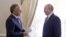 Посланець президента США Стів Віткофф і президент Росії Володимир Путін під час зустрічі в Санкт-Петербурзі, РФ, 21 жовтня 2026 року