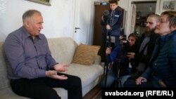Բելառուս - Նիկոլայ Ստատկևիչը ՊԱԿ-ի մեկուսարանից դուրս գալուց հետո, Մինսկ, 27-ը մարտի, 2017թ․